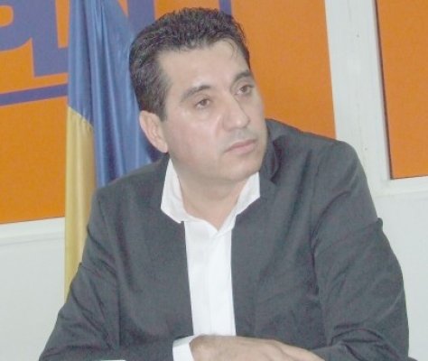 Chiru: Coaliţia pentru Constituţia Cetăţenilor apără românii de Constituţia USL